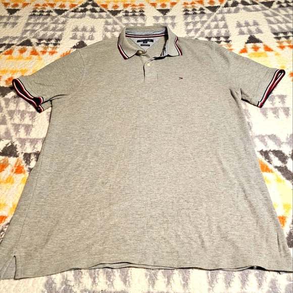 Tommy Hilfiger Gray Polo with Red, White & Blue Classic Trim Size XL - Picture 1 of 7